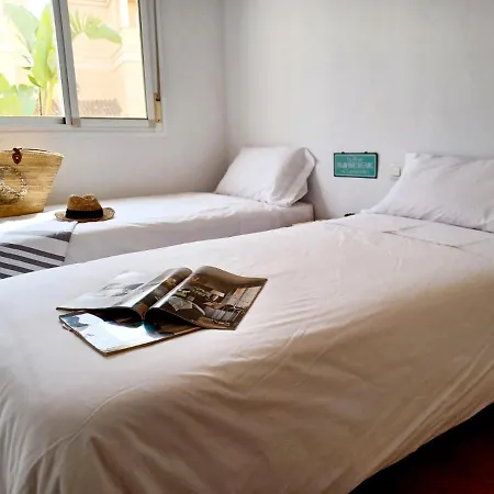 140 M2, 400 Metros De La Playa En *