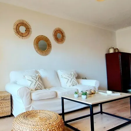 140 M2, 400 Metros De La Playa En Appartement Benalmádena